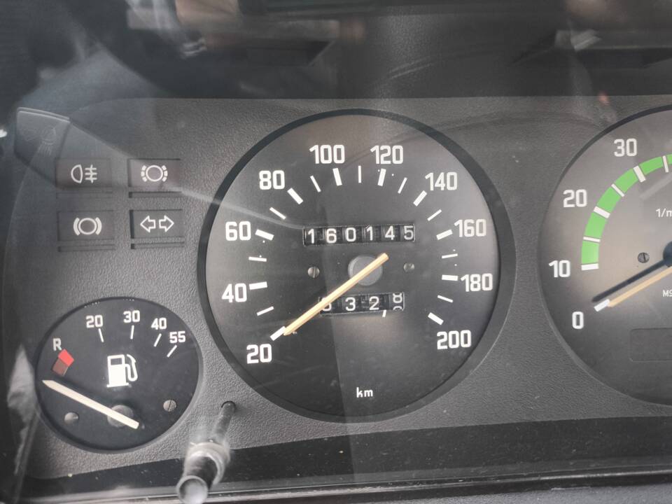 Image 7/22 of BMW 323i (1982)