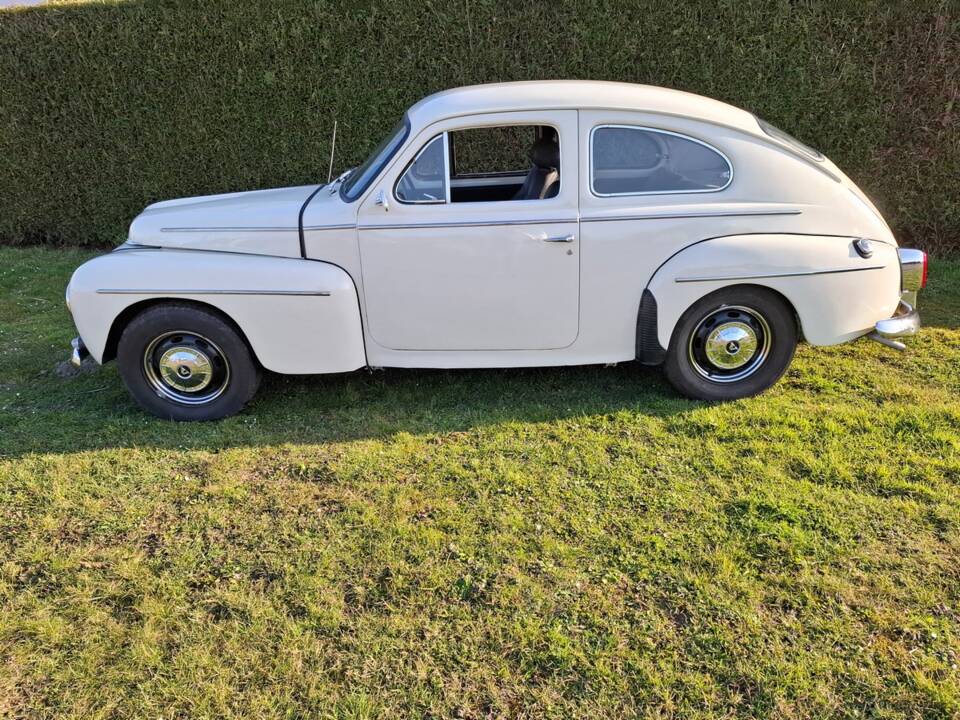 Image 2/41 of Volvo PV 544 Sport (1962)