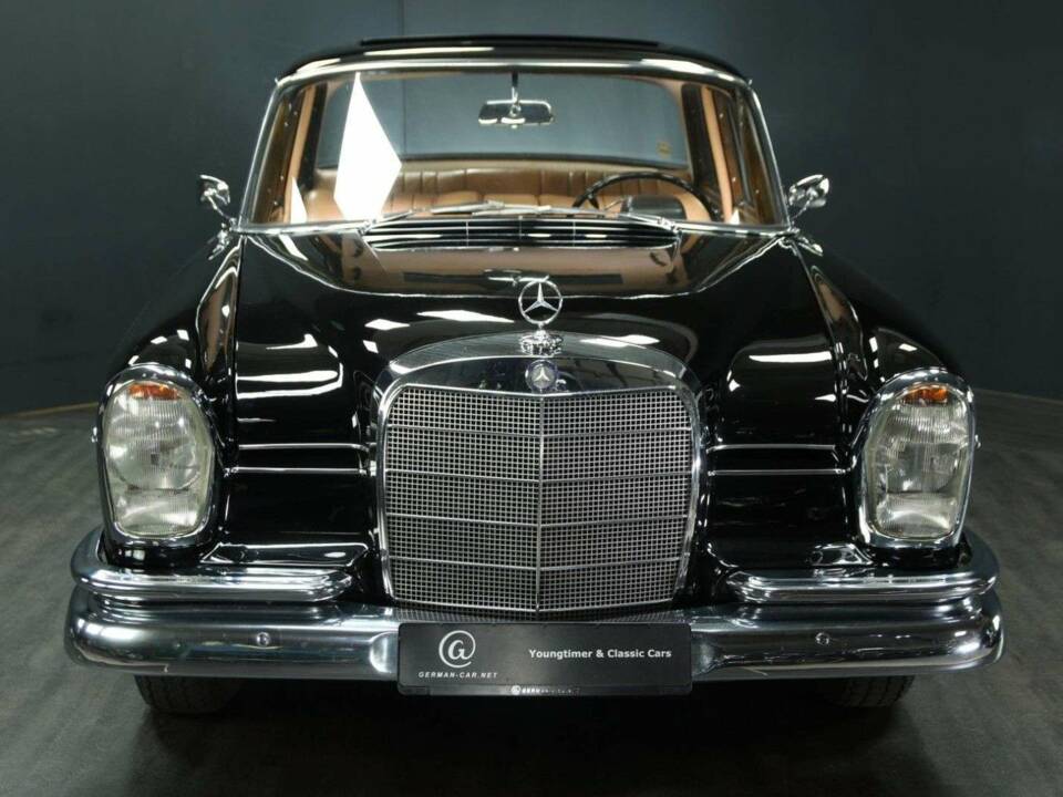 Imagen 8/30 de Mercedes-Benz 300 SE (1961)