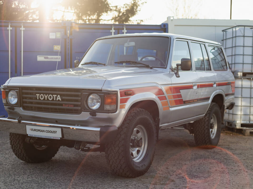 Image 25/100 of Toyota Land Cruiser HJ61 GX (1987)