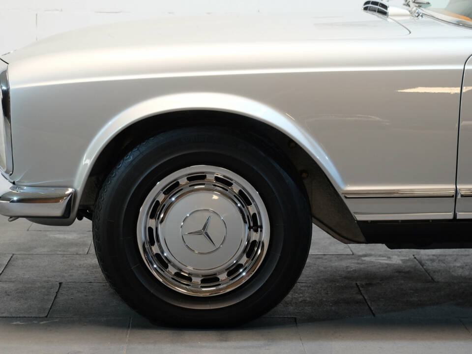 Image 11/36 of Mercedes-Benz 280 SL (1969)