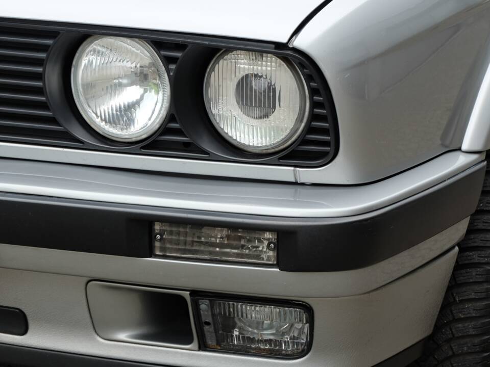 Bild 37/56 von BMW 325ix (1987)