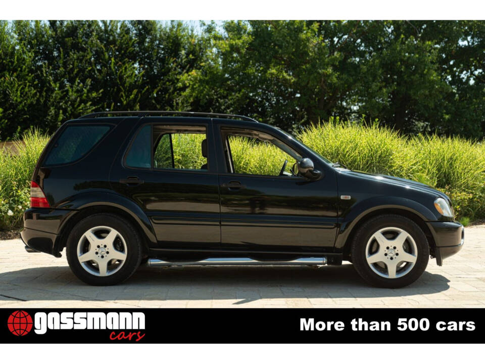 Afbeelding 4/15 van Mercedes-Benz ML 55 AMG (2000)