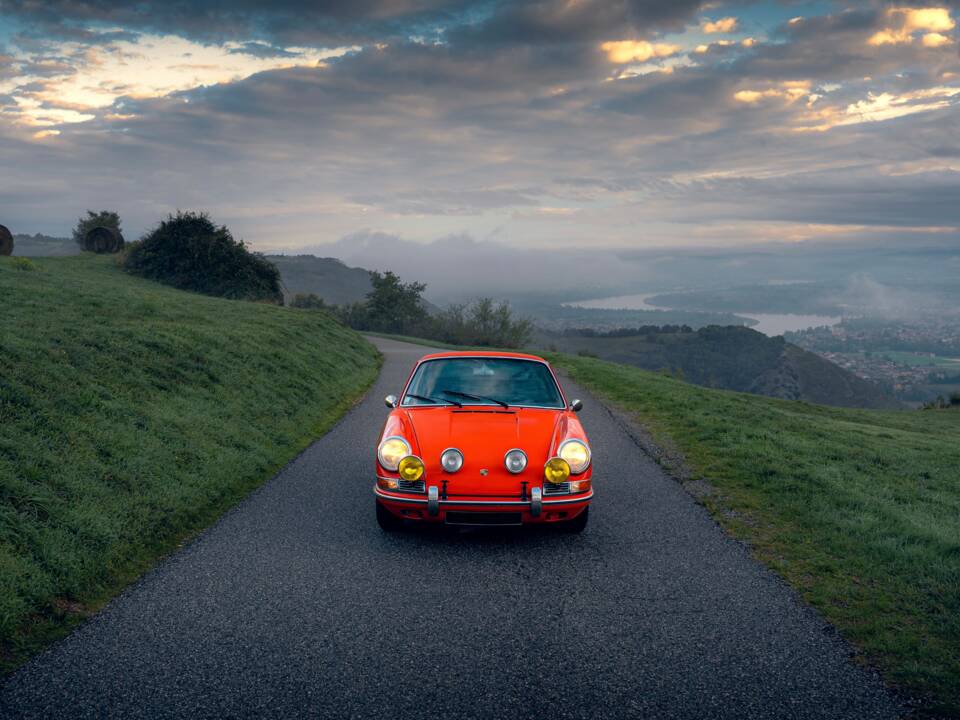 Image 22/63 of Porsche 911 R (1967)