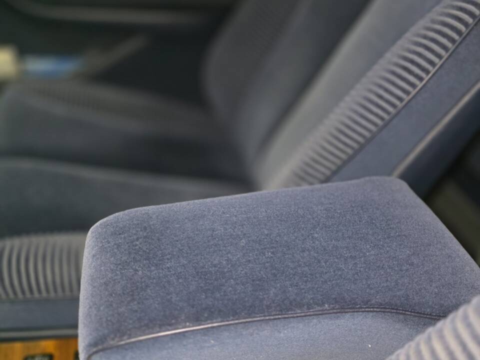 Image 14/17 of Mercedes-Benz 500 SEL (1986)