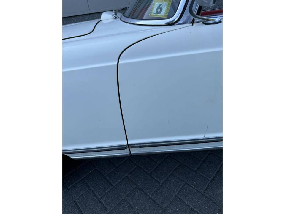 Image 17/50 de Mercedes-Benz 230 SL (1967)