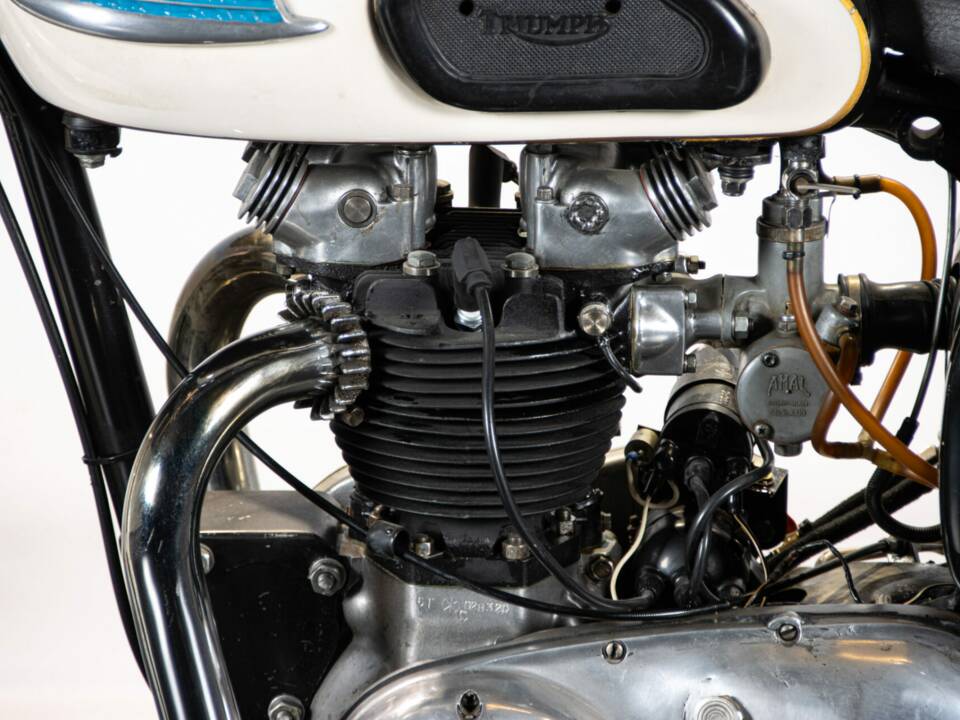 Image 14/50 de Triumph 6T Thunderbird (1958)