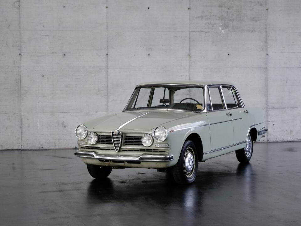 Image 5/48 of Alfa Romeo 2600 Berlina (1962)