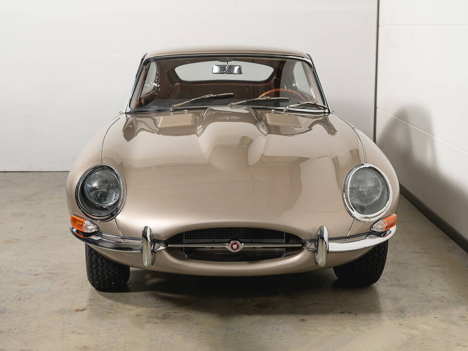 Image 2/27 de Jaguar Type E 3.8 (1962)