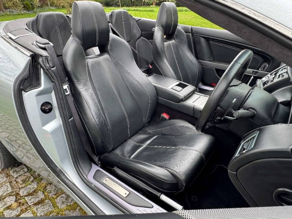 Immagine 22/28 di Aston Martin DB 9 (2009)