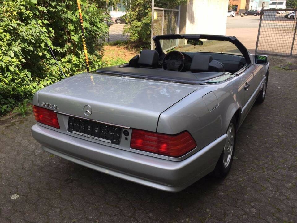 Image 3/9 of Mercedes-Benz 500 SL (1992)