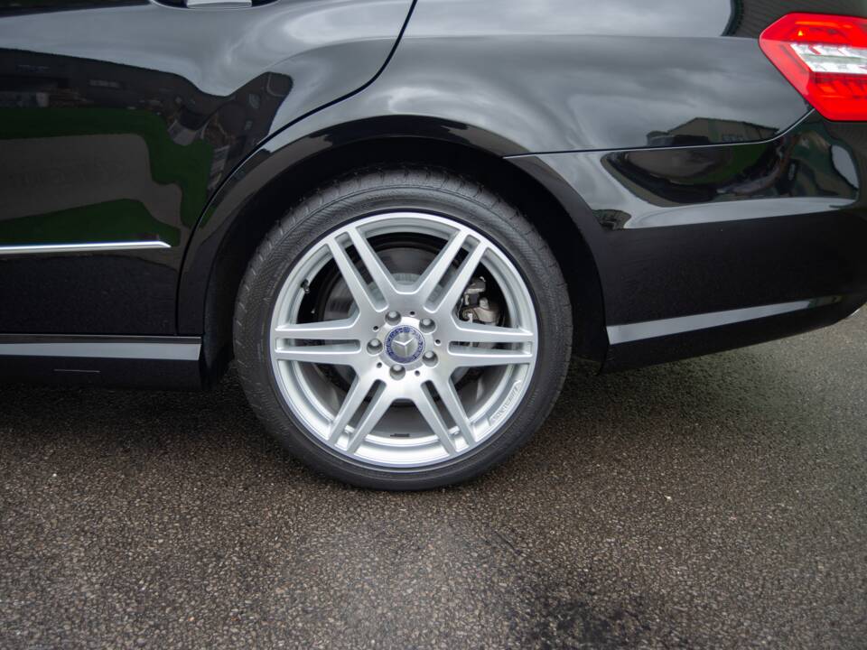 Bild 24/25 von Mercedes-Benz E 500 (2010)