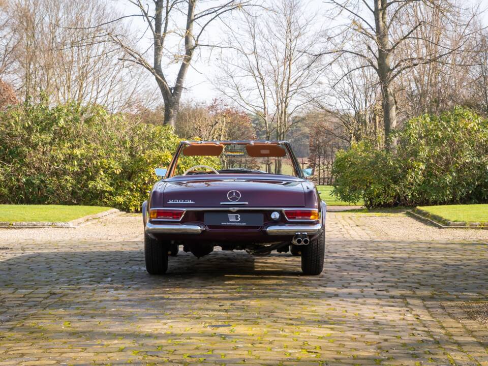 Image 31/35 de Mercedes-Benz 230 SL (1963)