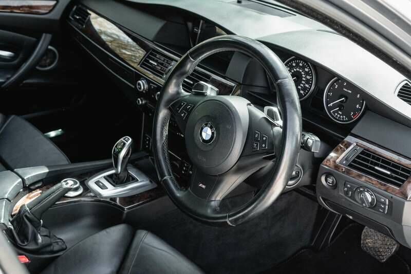 Bild 2/50 von BMW 550i (2006)