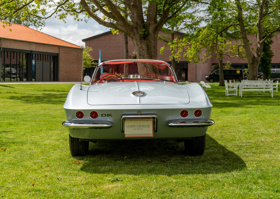 Image 72/78 of Chevrolet Corvette (1962)