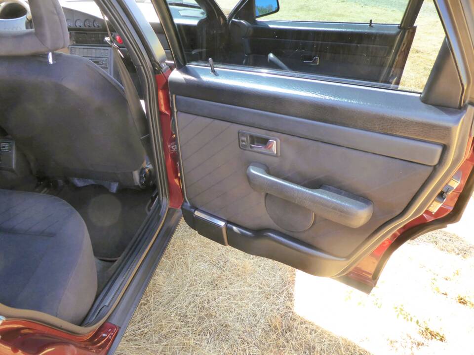 Bild 25/29 von Audi 100 Avant - 2.3 E (1990)