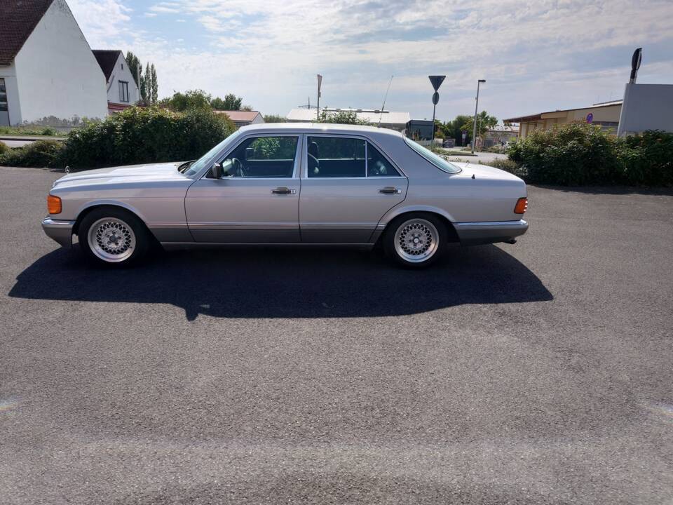 Afbeelding 8/14 van Mercedes-Benz 500 SE (1987)