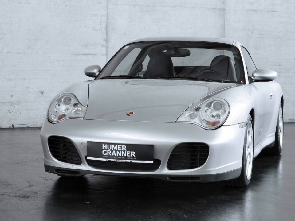 Image 8/50 of Porsche 911 Carrera 4S (2004)