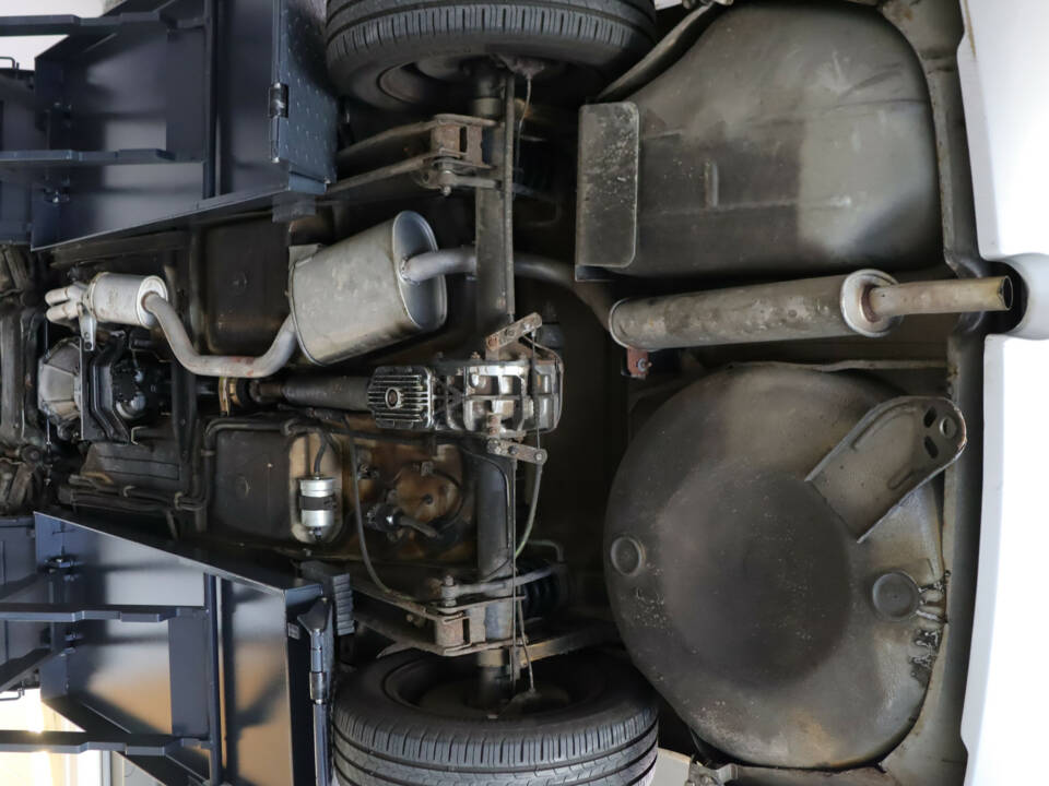 Image 12/50 of Alfa Romeo 2.0 Spider (1992)