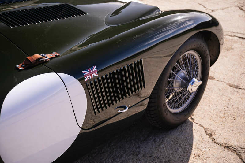 Image 18/41 de Jaguar XK 120 C (C-Type) (1965)