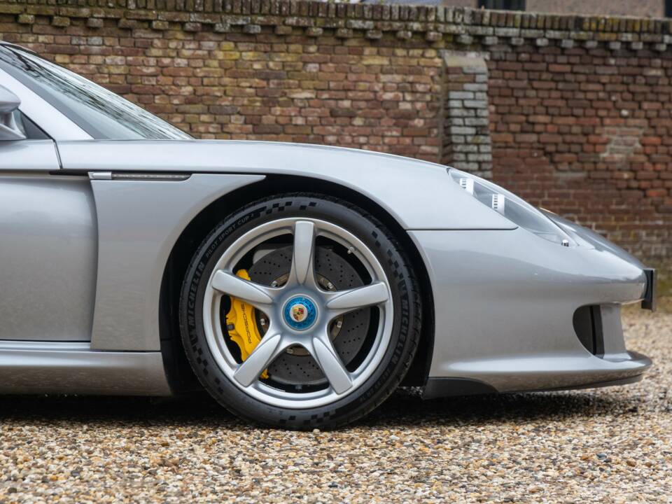 Image 38/50 de Porsche Carrera GT (2005)