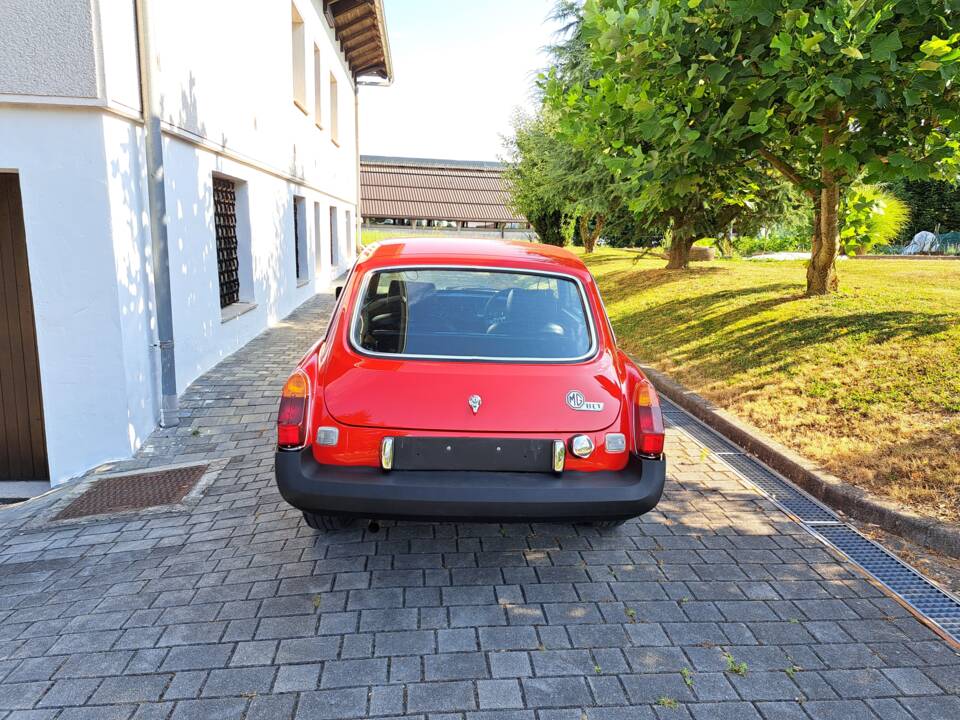 Head-on rear