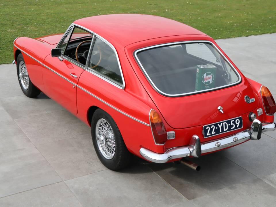 Image 5/50 of MG MGB GT (1974)