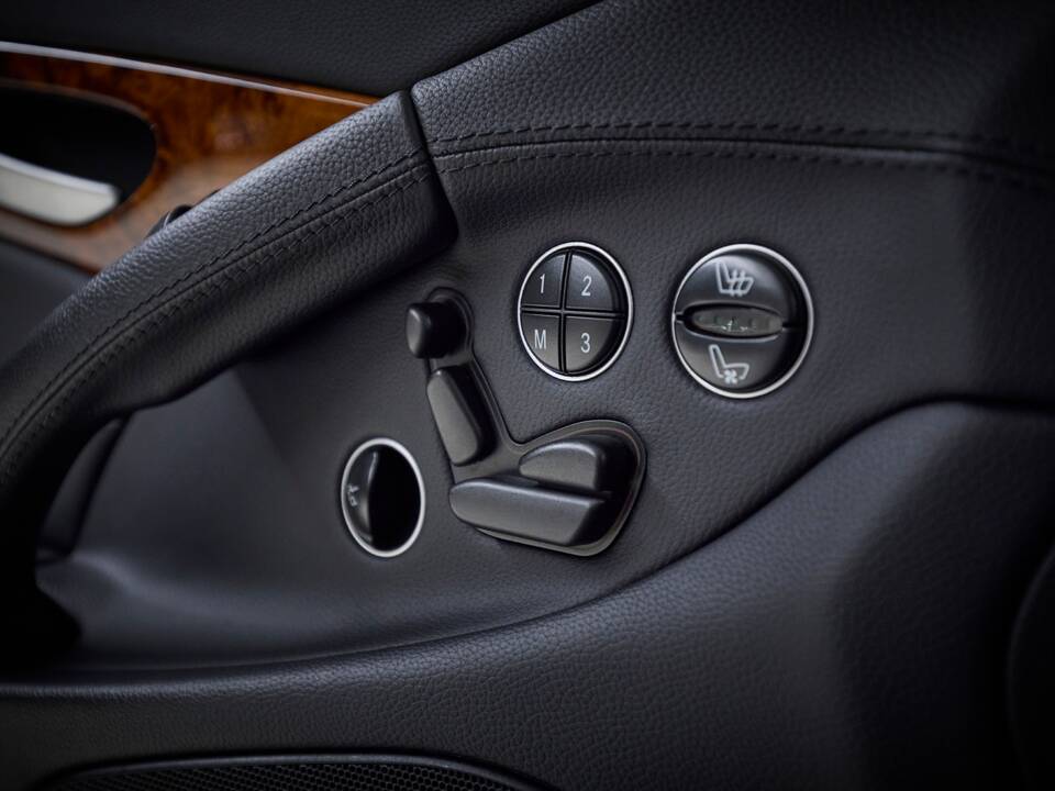 Image 68/99 de Mercedes-Benz SL 550 (2007)