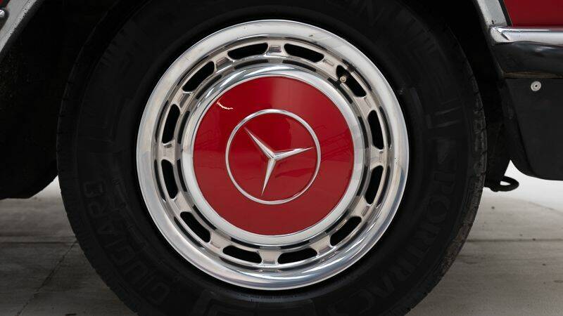 Image 11/15 de Mercedes-Benz 280 SL (1983)