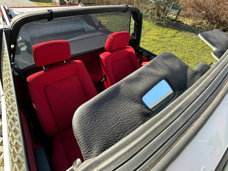 Image 10/15 de Volkswagen Golf Mk I Convertible 1.6 (1988)