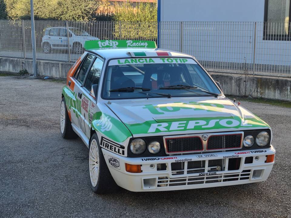 Imagen 10/33 de Lancia Delta HF Integrale (1988)