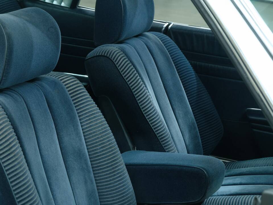 Image 36/50 de Mercedes-Benz 500 SLC (1981)