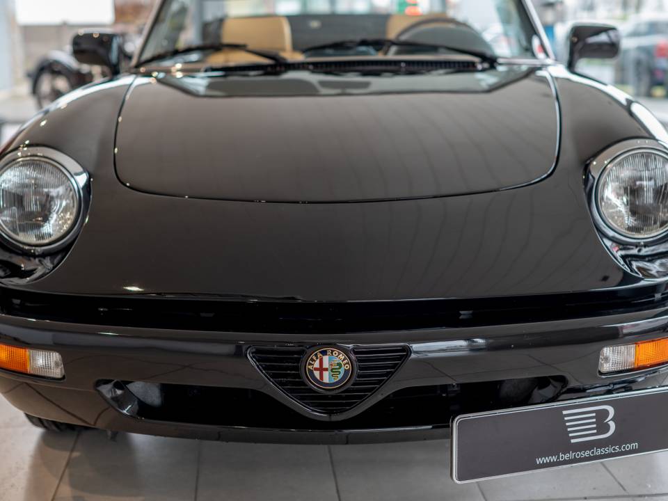 Image 4/20 of Alfa Romeo 2.0 Spider (1991)
