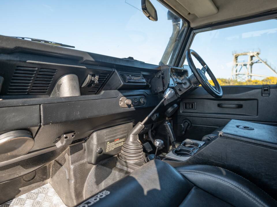 Afbeelding 14/33 van Land Rover Defender 90 Td5 (2001)