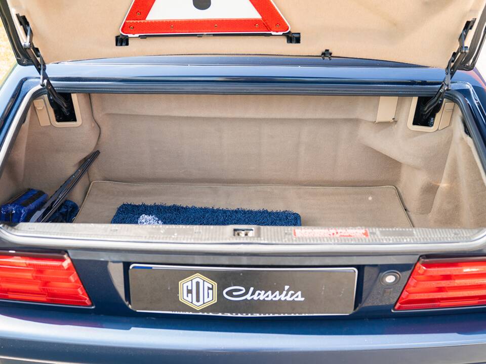Image 37/44 de Mercedes-Benz 500 SL (1990)