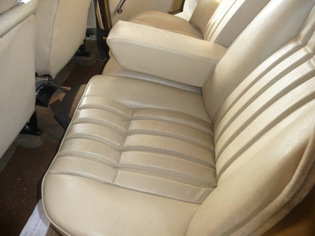 Image 10/31 of Rover 3500 S (1972)