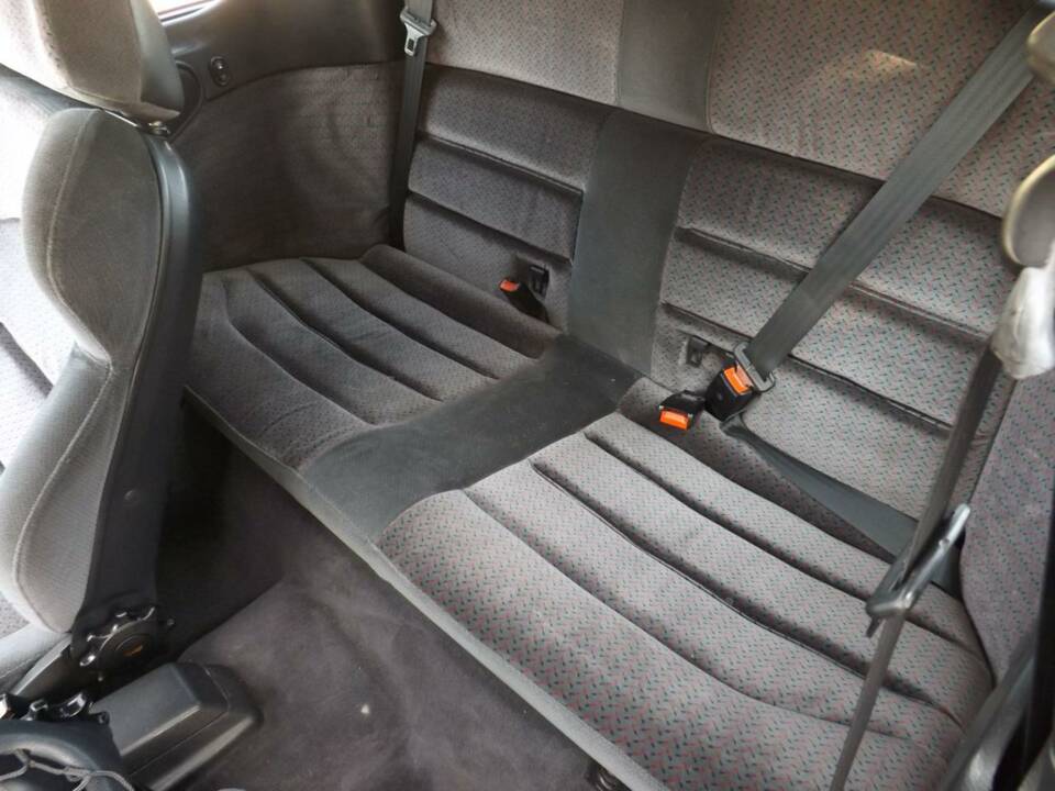 Bild 17/50 von Ford Escort XR3i (1992)