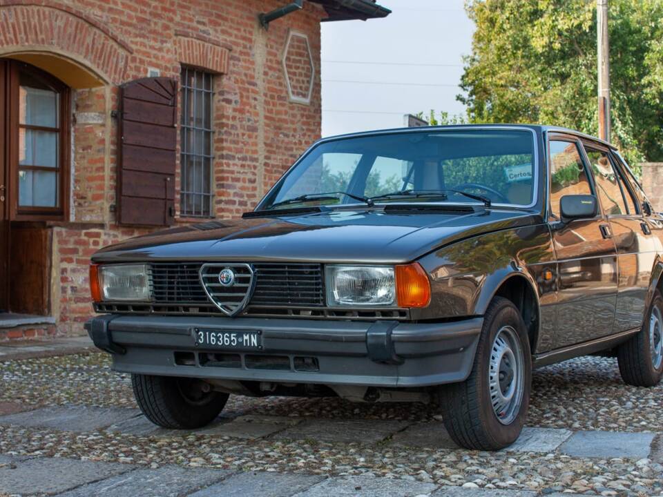 Image 1/12 of Alfa Romeo Giulietta 1.6 (1980)