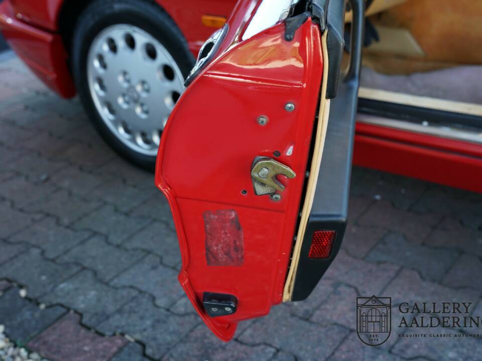 Immagine 30/50 di Alfa Romeo 2.0 Spider (1991)