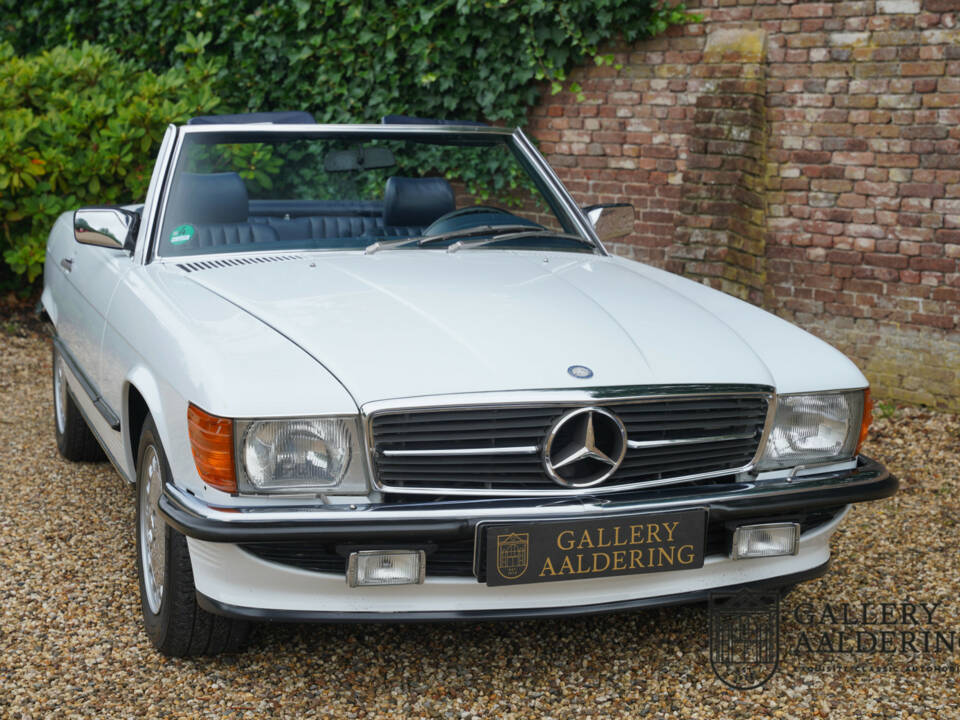 Image 47/50 of Mercedes-Benz 500 SL (1988)