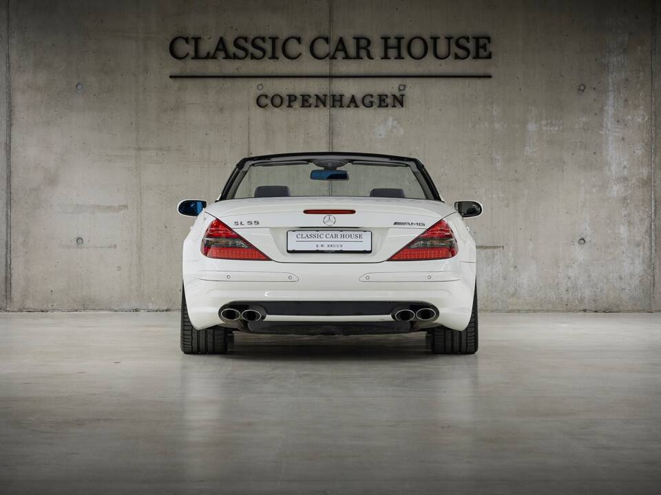 Image 2/99 de Mercedes-Benz SL 55 AMG (2005)
