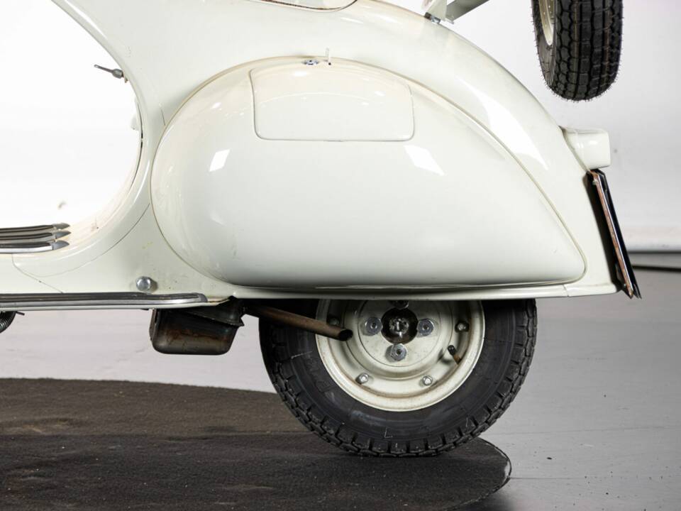 Afbeelding 20/50 van Piaggio Vespa 150 "Struzzo" VL (1956)
