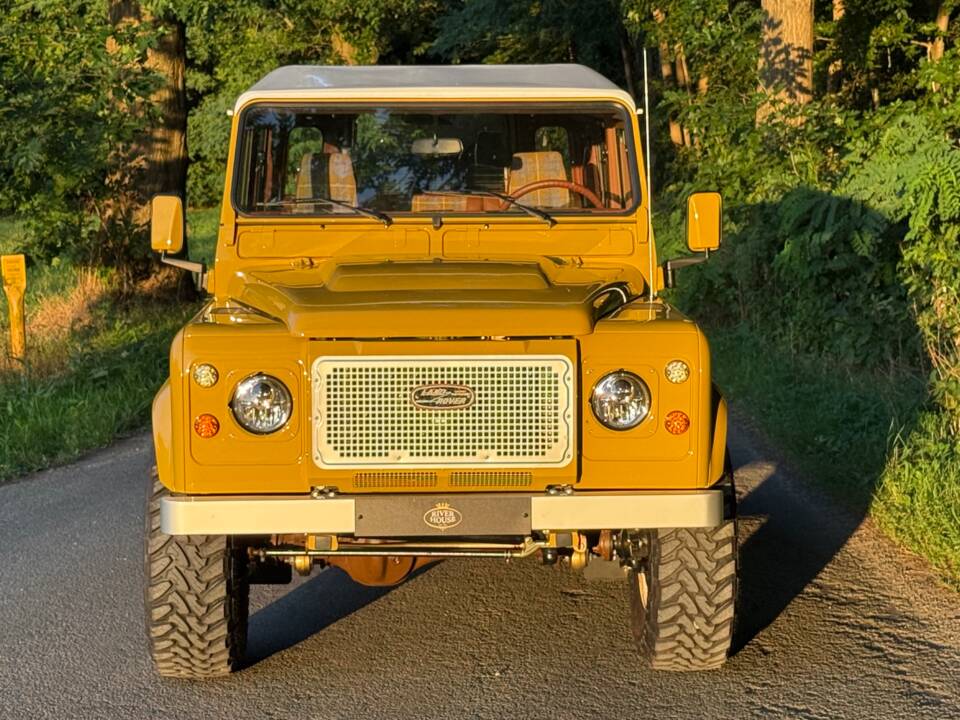 Bild 16/23 von Land Rover 110 (1984)