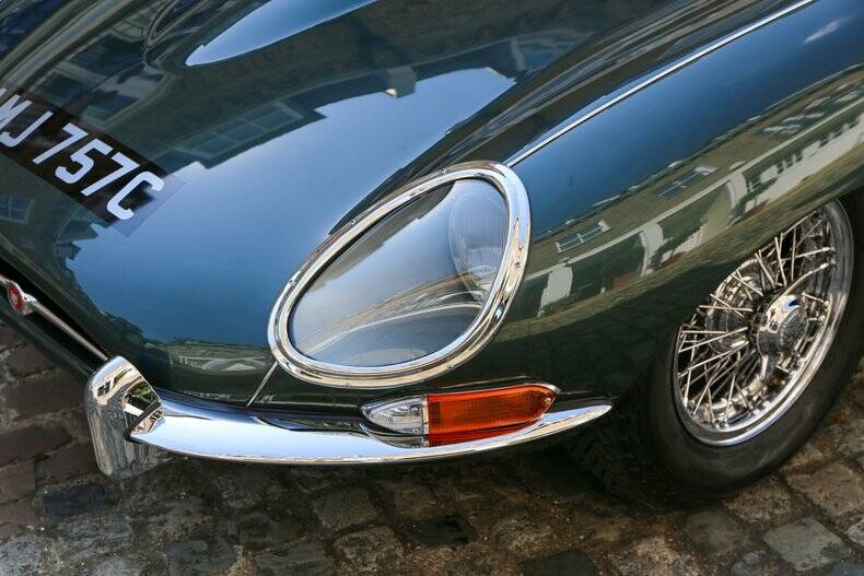 Immagine 14/50 di Jaguar E-Type 4.2 (1965)