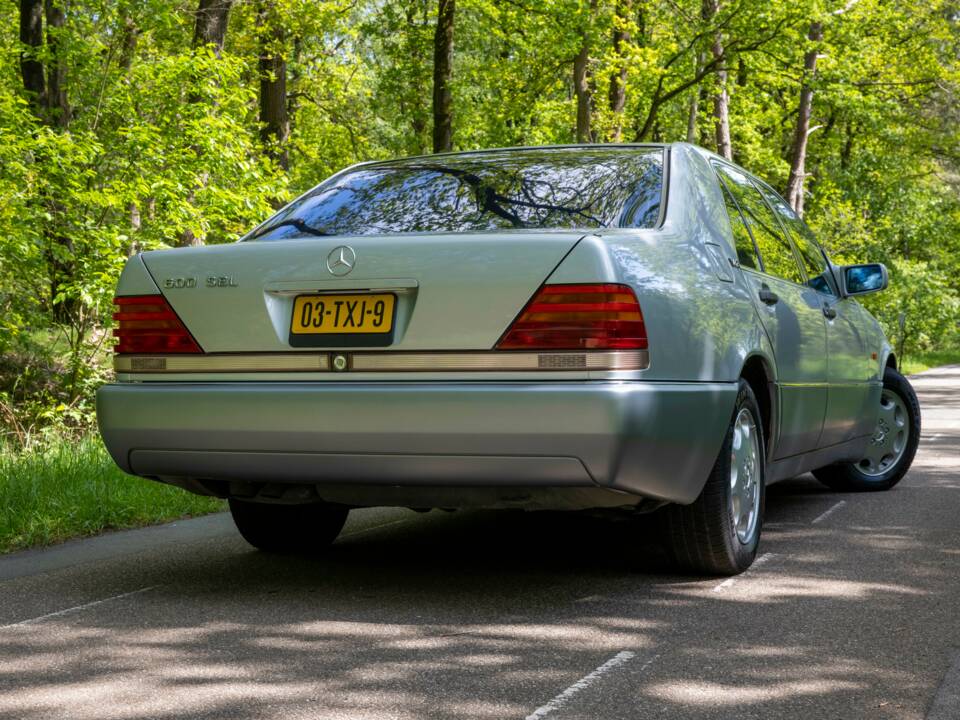 Image 8/59 of Mercedes-Benz 600 SEL (1992)