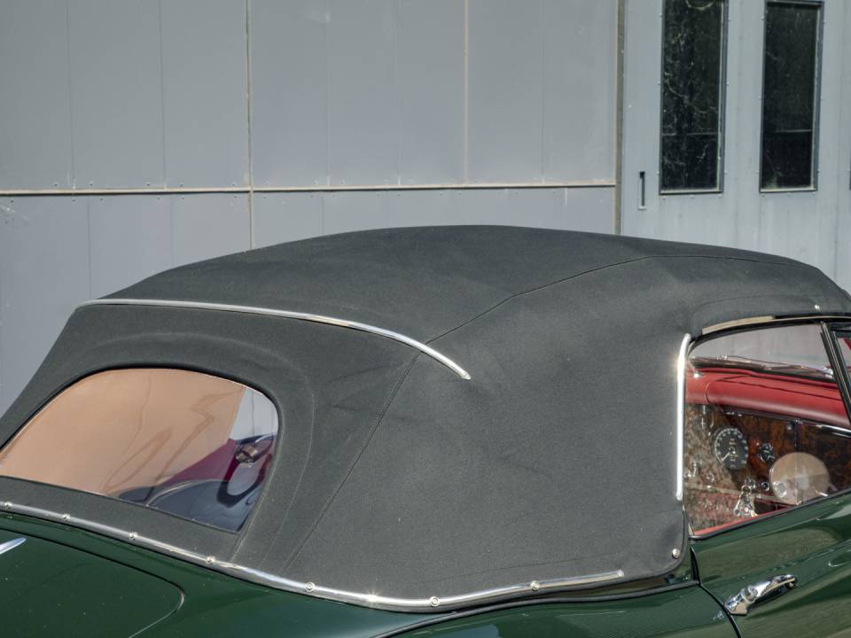 Immagine 27/48 di Jaguar XK 150 OTS (1959)