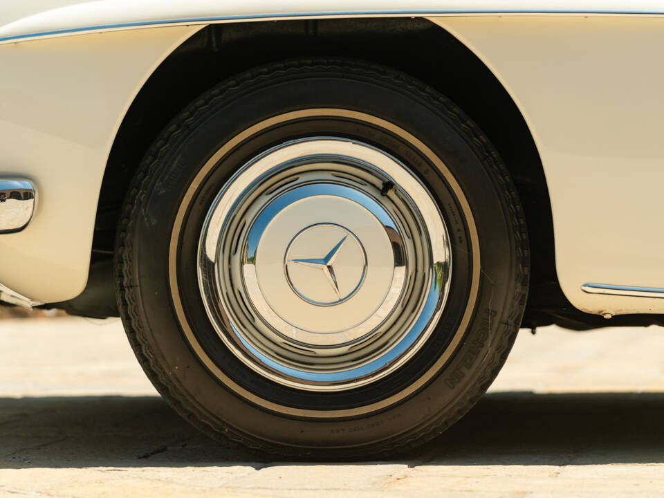 Afbeelding 31/50 van Mercedes-Benz 190 SL (1959)