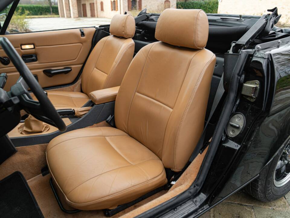 Immagine 39/50 di Triumph TR 7 Europa (1981)