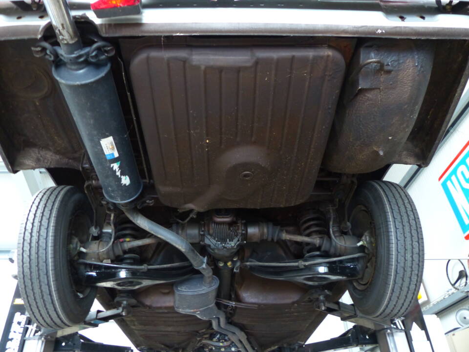 Image 41/63 of Mercedes-Benz 230&#x2F;6 (1974)