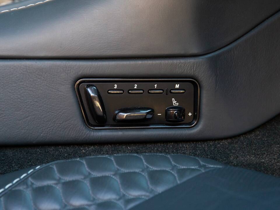 Image 71/80 of Aston Martin Vanquish (2013)